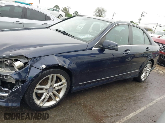 2013 Mercedes-Benz C 300 Sport с VIN WDDGF8AB7DR264500, выставлен на аукционе IAAI как лот 41943477 с пробегом 125 547 миль миль и . История ставок и продаж доступна на DreamBid. Изображение 14.
