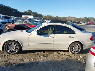 2008 Mercedes-Benz E 350 Luxury z VIN WDBUF56X18B271715, wystawiony jako IAAI lot #41180934 z przebiegiem 120 797 mil mil oraz . Historia ofert i sprzedaży dostępna na DreamBid. Obrazek 14.