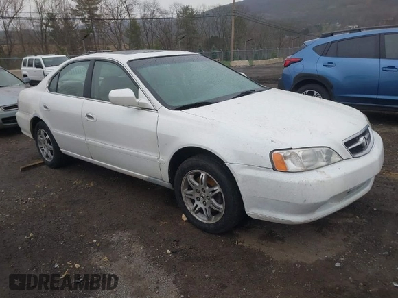 2001 Acura TL with VIN 19UUA56641A033216, listed as a IAAI auction lot 41990006 with 298,562 mi miles. Bid and sale history available at carsss.com. Image 1.