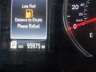 2017 Toyota Camry XLE z VIN 4T1BF1FK6HU370827, wystawiony jako IAAI lot #41870412 z przebiegiem 95 975 mil mil oraz . Historia ofert i sprzedaży dostępna na DreamBid. Obrazek 15.