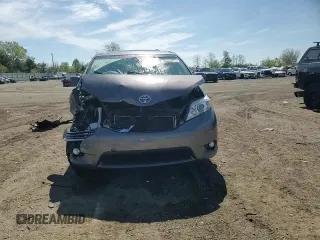 2015 Toyota Sienna Limited z VIN 5TDDK3DC4FS106412, wystawiony jako Copart lot #55531975 z przebiegiem 179 363 mil mil oraz Szkoda całkowita • Salvage title. Historia ofert i sprzedaży dostępna na DreamBid. Obrazek 14.