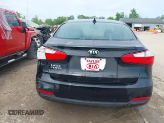 2015 Kia Forte LX z VIN KNAFX4A69F5435964, wystawiony jako IAAI lot #42276845 z przebiegiem 148 659 mil mil oraz . Historia ofert i sprzedaży dostępna na DreamBid. Obrazek 17.