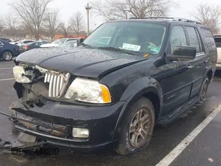 2005 Lincoln Navigator Luxury with VIN 5LMFU28535LJ11344, listed as a IAAI auction lot 41469627 with 177,036 mi miles. Bid and sale history available at carsss.com. Image 17.