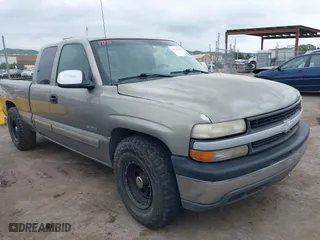 2001 Chevrolet Silverado 1500 LT with VIN 2GCEC19T511122228, listed as a IAAI auction lot 41736673 with 413,475 mi miles. Bid and sale history available at carsss.com. Image 1.