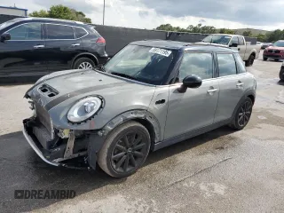 2018 MINI Hardtop 4 Door Cooper S с VIN WMWXU3C5XJ2F51599, выставлен на аукционе Copart как лот 59171195 с пробегом 53 484 миль миль и Списание • Salvage title. История ставок и продаж доступна на DreamBid. Изображение 1.