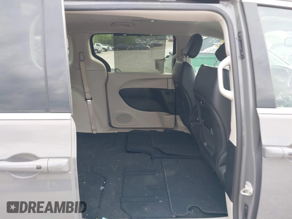 2022 Chrysler Pacifica Touring L with VIN 2C4RC1BG7NR168519, listed as a IAAI auction lot 41928929 with 55,814 mi miles and . Bid and sale history available at DreamBid. Image 8.