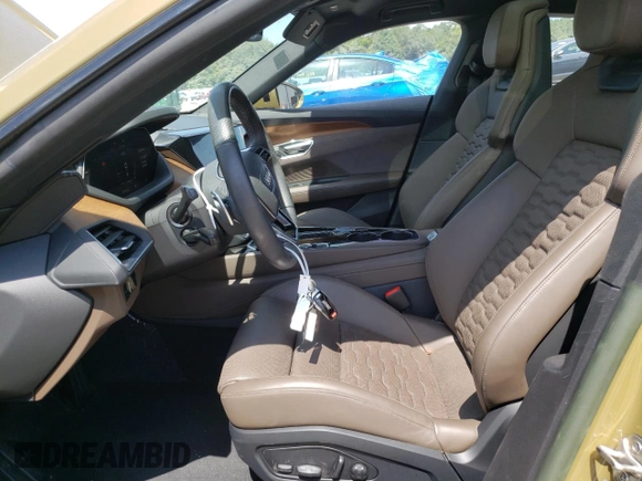 2022 Audi e-tron GT Prestige z VIN WAUDJBFW7N7009179, wystawiony jako Copart lot #53146264 z przebiegiem 17 798 mil mil oraz . Historia ofert i sprzedaży dostępna na DreamBid. Obrazek 7.