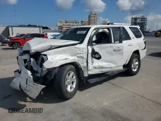 2020 Toyota 4Runner SR5 z VIN JTEZU5JR9L5223727, wystawiony jako Copart lot #62933385 z przebiegiem Nie podano mil oraz Szkoda całkowita • Salvage title. Historia ofert i sprzedaży dostępna na DreamBid. Obrazek 1.