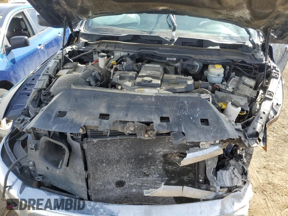 2018 Ram 2500 Laramie z VIN 3C6UR5FL7JG366919, wystawiony jako Copart lot #48167045 z przebiegiem 89 773 mil mil oraz Szkoda całkowita • Salvage title. Historia ofert i sprzedaży dostępna na DreamBid. Obrazek 11.