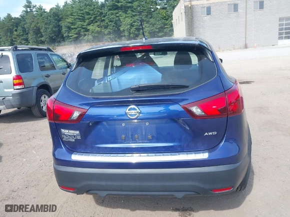 2019 Nissan Rogue Sport SV with VIN JN1BJ1CR5KW332573, listed as a IAAI auction lot 40221967 with 63,733 mi miles. Bid and sale history available at carsss.com. Image 17.