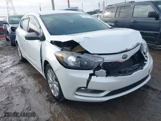 2014 Kia Forte 5-Door EX with VIN KNAFX5A89E5245622, listed as a IAAI auction lot 41502359 with 125,758 mi miles. Bid and sale history available at carsss.com. Image 1.