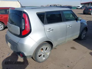 2015 Kia Soul with VIN KNDJN2A29F7764236, listed as a IAAI auction lot 42036696 with 120,623 mi miles. Bid and sale history available at carsss.com. Image 4.