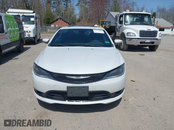 2015 Chrysler 200 S with VIN 1C3CCCBB6FN573571, listed as a IAAI auction lot 42125624 with 171,933 mi miles. Bid and sale history available at carsss.com. Image 13.