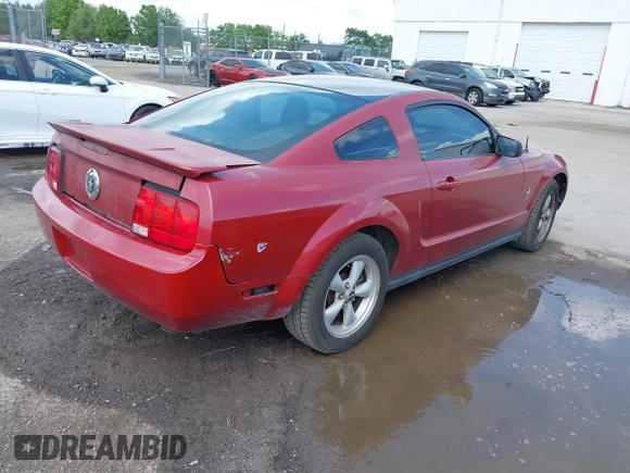 2007 Ford Mustang Deluxe with VIN 1ZVFT80N375240875, listed as a IAAI auction lot 41924554 with 161,726 mi miles. Bid and sale history available at carsss.com. Image 4.