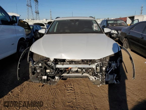 2022 Audi e-tron Premium with VIN WA1AABGE3NB007271, listed as a Copart auction lot 76786454 with 31,633 mi miles and Salvage Title. Bid and sale history available at DreamBid. Image 5.