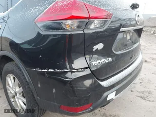 2017 Nissan Rogue SL with VIN JN8AT2MV3HW007874, listed as a IAAI auction lot 41879813 with 198,323 mi miles. Bid and sale history available at carsss.com. Image 6.