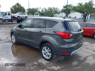 2019 Ford Escape SE with VIN 1FMCU0GDXKUB95350, listed as a IAAI auction lot 42154622 with 109,309 mi miles. Bid and sale history available at carsss.com. Image 3.