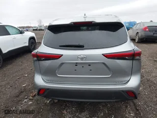2021 Toyota Highlander L with VIN 5TDBZRBH0MS102634, listed as a IAAI auction lot 40912495 with 27,376 mi miles. Bid and sale history available at carsss.com. Image 16.