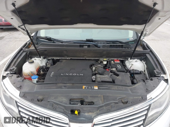 2016 Lincoln MKX Reserve with VIN 2LMTJ6LR3GBL37889, listed as a IAAI auction lot 41951540 with 43,644 mi miles. Bid and sale history available at carsss.com. Image 10.