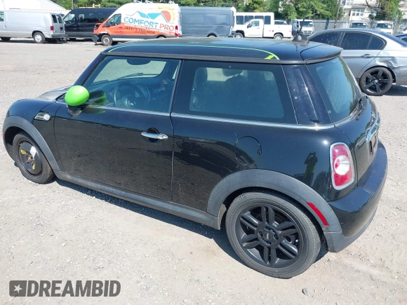 2013 MINI Hardtop with VIN WMWSU3C54DT689273, listed as a IAAI auction lot 42501517 with 100,194 mi miles and . Bid and sale history available at DreamBid. Image 3.