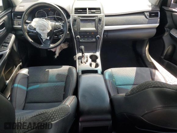 2015 Toyota Camry XLE z VIN 4T1BF1FK8FU044038, wystawiony jako Copart lot #56412165 z przebiegiem 68 363 mil mil oraz Czysty tytuł • Clean title. Historia ofert i sprzedaży dostępna na DreamBid. Obrazek 8.