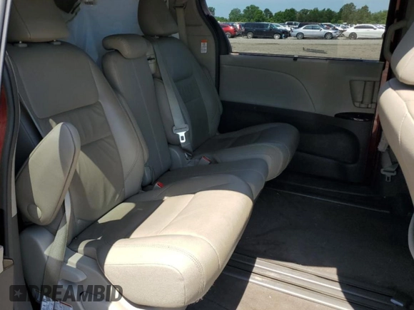 2017 Toyota Sienna XLE Auto Access Seat with VIN 5TDYZ3DC7HS891072, listed as a Copart auction lot 61480035 with 121,226 mi miles and Salvage title. Bid and sale history available at DreamBid. Image 11.