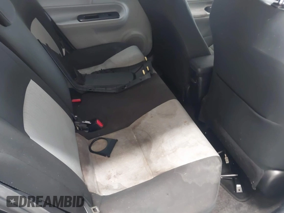 2013 Toyota Prius One z VIN JTDKDTB33D1046251, wystawiony jako IAAI lot #42304087 z przebiegiem 229 655 mil mil oraz . Historia ofert i sprzedaży dostępna na DreamBid. Obrazek 8.