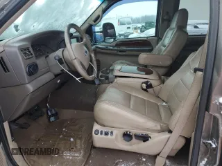 2003 Ford Excursion Limited z VIN 1FMSU43P53EB56437, wystawiony jako Copart lot #87789995 z przebiegiem 161 571 mil mil oraz Czysty tytuł • Clean title. Historia ofert i sprzedaży dostępna na DreamBid. Obrazek 7.