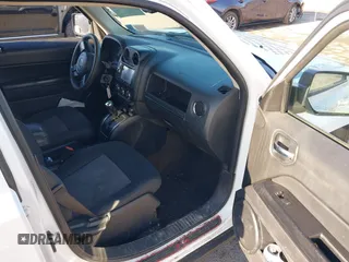 2014 Jeep Patriot Sport with VIN 1C4NJRBB2ED772022, listed as a IAAI auction lot 41749664 with 161,876 mi miles. Bid and sale history available at carsss.com. Image 5.