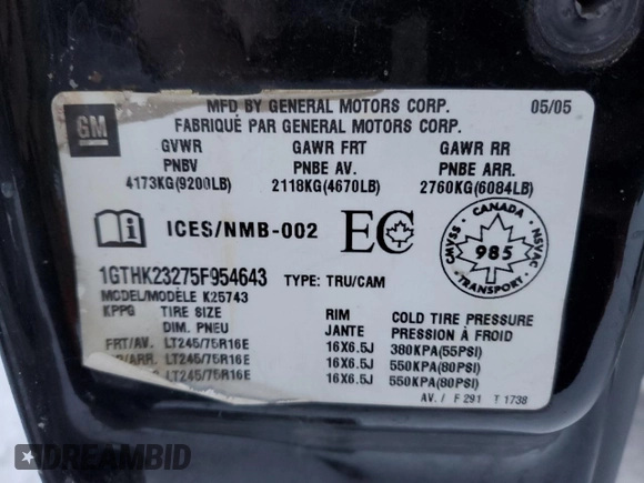 2005 GMC Sierra 2500HD SLT z VIN 1GTHK23275F954643, wystawiony jako Copart lot #88629455 z przebiegiem Nie podano mil oraz Nie do naprawy • Non repairable. Historia ofert i sprzedaży dostępna na DreamBid. Obrazek 12.