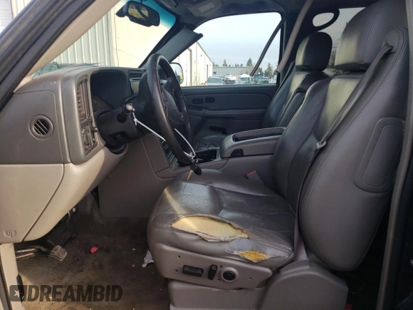 2004 Chevrolet Suburban LT with VIN 3GNEC16T34G337436, listed as a Copart auction lot 43124235 with 233,453 mi miles and Salvage Title. Bid and sale history available at carsss.com. Image 7.