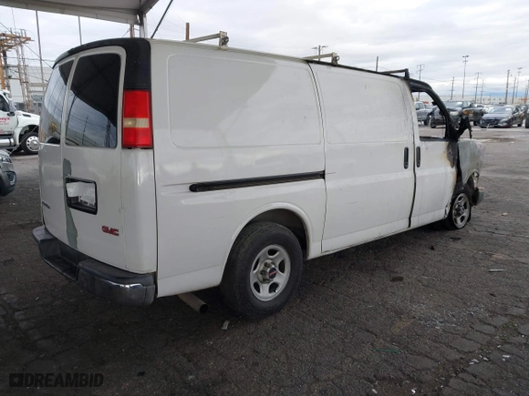 2006 GMC Savana Cargo Van with VIN 1GTFG15X961128838, listed as a IAAI auction lot 41521596 with 1 mi miles. Bid and sale history available at carsss.com. Image 4.