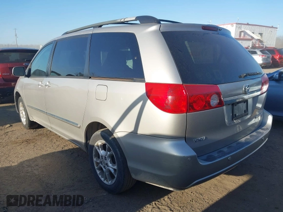 2006 Toyota Sienna XLE z VIN 5TDBA22C26S064443, wystawiony jako IAAI lot #41767456 z przebiegiem 165 629 mil mil oraz . Historia ofert i sprzedaży dostępna na DreamBid. Obrazek 3.