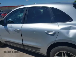 2017 Porsche Macan z VIN WP1AA2A58HLB81896, wystawiony jako IAAI lot #42251657 z przebiegiem 135 214 mil mil oraz . Historia ofert i sprzedaży dostępna na DreamBid. Obrazek 14.