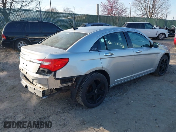 2012 Chrysler 200 Limited with VIN 1C3CCBCG2CN305455, listed as a IAAI auction lot 41907553 with 121,159 mi miles. Bid and sale history available at carsss.com. Image 4.