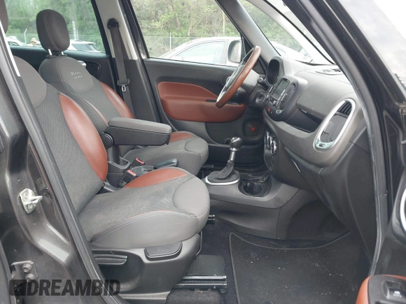 2014 FIAT 500L Trekking with VIN ZFBCFADH3EZ011646, listed as a IAAI auction lot 42107103 with 179,995 mi miles. Bid and sale history available at carsss.com. Image 5.