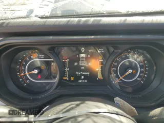 2025 Jeep Wrangler Sahara с VIN 1C4PJXEN4SW534448, выставлен на аукционе Copart как лот 57478615 с пробегом 6 613 миль миль и Чистый • Clean title. История ставок и продаж доступна на DreamBid. Изображение 9.