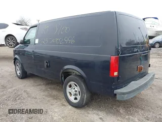 2005 Chevrolet Astro Cargo Van with VIN 1GCDM19X75B132325, listed as a IAAI auction lot 41855931 with 999,999 mi miles. Bid and sale history available at carsss.com. Image 3.