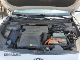 2020 Kia Niro LX with VIN KNDCB3LC5L5398022, listed as a Copart auction lot 57132154 with 198,581 mi miles and Clean Title. Bid and sale history available at carsss.com. Image 12.