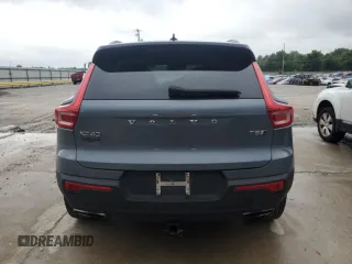 2020 Volvo XC40 R-Design with VIN YV4162UM4L2337658, listed as a Copart auction lot 61304505 with 105,673 mi miles and Salvage title. Bid and sale history available at DreamBid. Image 6.