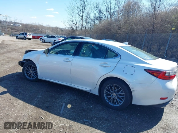 2018 Lexus ES with VIN 58ABK1GG0JU102540, listed as a IAAI auction lot 41858646 with 61,505 mi miles. Bid and sale history available at carsss.com. Image 3.