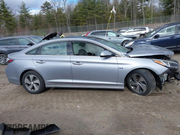 2016 Hyundai Sonata Limited with VIN KMHE34L19GA009305, listed as a IAAI auction lot 42039182 with 145,512 mi miles and . Bid and sale history available at DreamBid. Image 14.