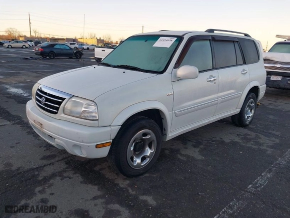 2002 Suzuki XL-7 Standard with VIN JS3TX92V624119643, listed as a IAAI auction lot 41494058 with 177,700 mi miles. Bid and sale history available at carsss.com. Image 2.