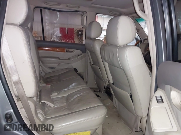2004 Lexus GX 470 with VIN JTJBT20X540056639, listed as a IAAI auction lot 41744622 with 228,326 mi miles. Bid and sale history available at carsss.com. Image 8.