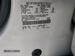 2000 Ford Excursion XLT z VIN 1FMSU41F0YEC90872, wystawiony jako Copart lot #77243644 z przebiegiem 90 302 mil mil oraz Szkoda całkowita • Salvage title. Historia ofert i sprzedaży dostępna na DreamBid. Obrazek 13.