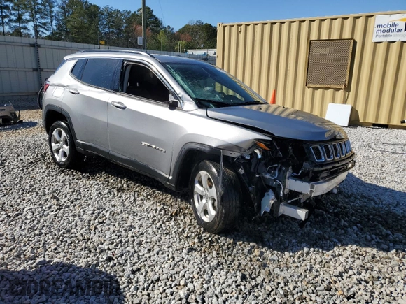 2020 Jeep Compass Latitude with VIN 3C4NJDBB0LT164557, listed as a Copart auction lot 49417785 with 25,540 mi miles and Salvage Title. Bid and sale history available at carsss.com. Image 4.