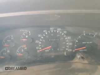 2001 Ford Excursion Limited z VIN 1FMNU43S31EA19303, wystawiony jako Copart lot #55433165 z przebiegiem 319 470 mil mil oraz Czysty tytuł • Clean title. Historia ofert i sprzedaży dostępna na DreamBid. Obrazek 9.