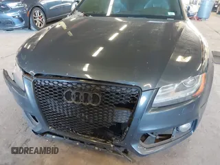 2009 Audi S5 z VIN WAURV78T29A028113, wystawiony jako IAAI lot #41677413 z przebiegiem 138 434 mil mil oraz . Historia ofert i sprzedaży dostępna na DreamBid. Obrazek 6.