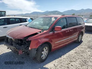 2010 Chrysler Town & Country Touring z VIN 2A4RR5D12AR492111, wystawiony jako Copart lot #58997205 z przebiegiem Nie podano mil oraz Szkoda całkowita • Salvage title. Historia ofert i sprzedaży dostępna na DreamBid. Obrazek 1.