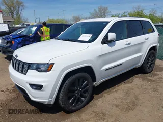 2019 Jeep Grand Cherokee Upland z VIN 1C4RJFAG9KC590235, wystawiony jako IAAI lot #42082226 z przebiegiem 78 384 mil mil oraz . Historia ofert i sprzedaży dostępna na DreamBid. Obrazek 17.